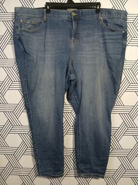 Torrid Bombshell Jeans 28S Curve Hugging Clean Girl Plus Size Denim